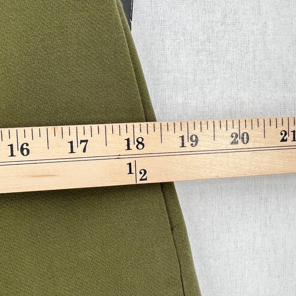 ALICE + OLIVIA Shorts Womens 6 Olive Green Cady High Waist Clean Short NWT - Picture 14 of 16